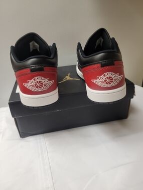 Jordan Low Men's Sneakers - Black/Red